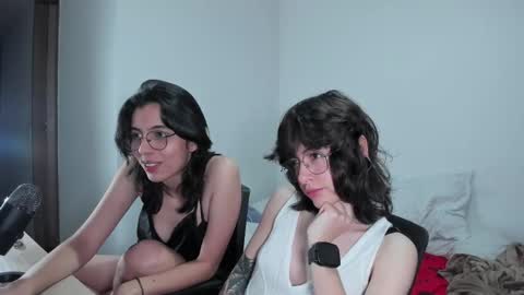 Snapshot of twilightmuses chatting on October 2, 12:53 am Eve Lili online show from October 2, 12:53 am