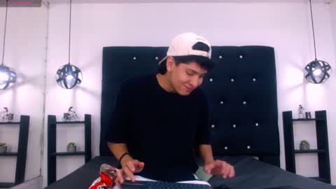 samu online show from November 18, 4:04 am