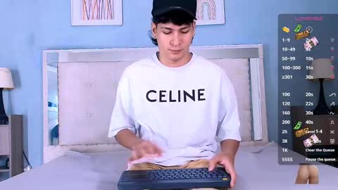 Snapshot of twink_bunny chatting on September 30, 12:04 pm samu online show from September 30, 12:04 pm