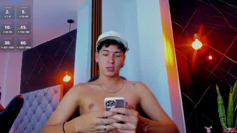 Snapshot of twink_bunny chatting on December 2, 6:13 am samu online show from December 2, 6:13 am