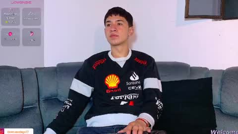 Mr Daren online show from April 2, 6:26 pm