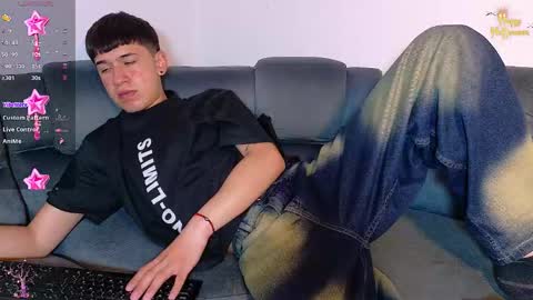 Mr Daren online show from October 27, 7:03 pm