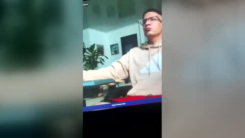 twinkboyboi69 online show from March 9, 12:37 am