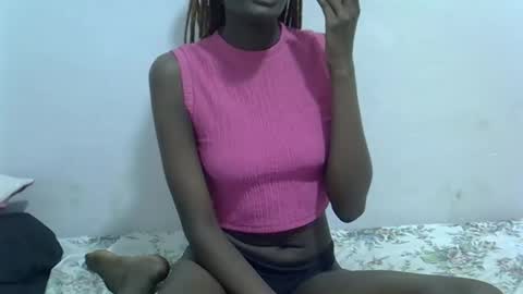 Snapshot of twinkle_tia chatting on October 6, 8:32 am BABY TIA online show from October 6, 8:32 am