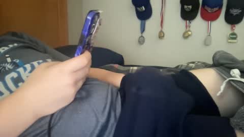 Snapshot of twinkmikexxx12 chatting on February 14, 3:26 pm mike online show from February 14, 3:26 pm