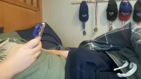 Snapshot of twinkmikexxx12 chatting on February 2, 4:32 pm mike online show from February 2, 4:32 pm