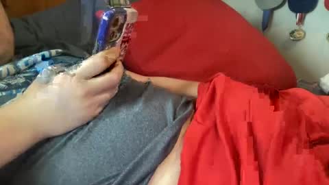 Snapshot of twinkmikexxx12 chatting on September 11, 8:43 pm mike online show from September 11, 8:43 pm