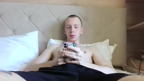 TwinkyBoyxq online show from September 25, 10:33 am