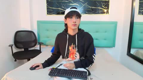 twinslovers_ online show from October 9, 4:51 am