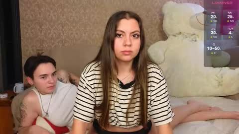 Snapshot of twobabesweet chatting on September 23, 6:51 am Welcome guys We Lili and Vic PVT open online show from September 23, 6:51 am