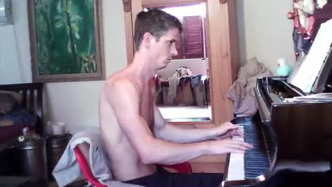 TobeBritta online show from December 3, 2:22 pm