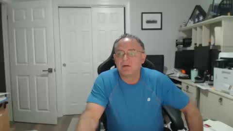 Twopeopleinlove online show from October 11, 12:32 pm