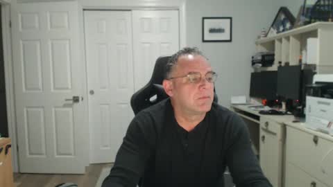 Twopeopleinlove online show from October 14, 9:56 am