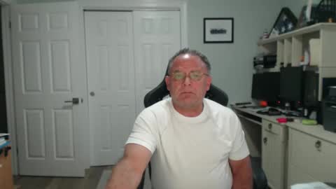 Twopeopleinlove online show from October 2, 10:25 am