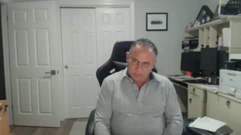 Twopeopleinlove online show from November 12, 11:23 am