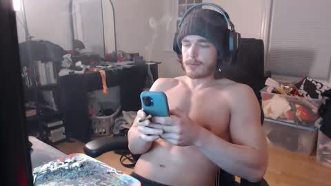 twotwntytwo online show from April 6, 1:47 am