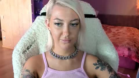 Miley online show from September 19, 11:36 am