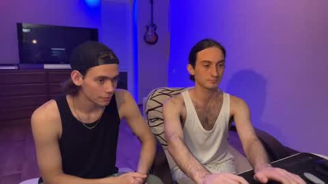 Snapshot of tyler_hack chatting on October 5, 8:05 pm Tyler and Chris online show from October 5, 8:05 pm