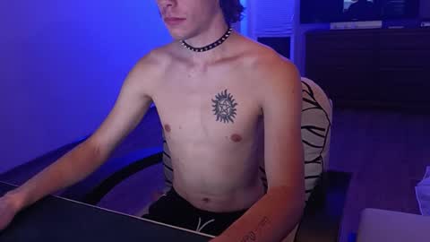 Snapshot of tyler_hack chatting on October 10, 6:58 pm Tyler and Chris online show from October 10, 6:58 pm