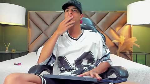 Tyler Rodriguez online show from October 8, 9:54 pm