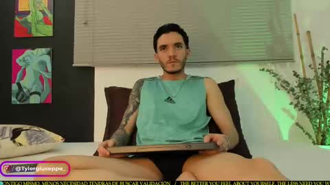Snapshot of tylergiuseppe_ chatting on March 6, 10:15 pm tylergiuseppe_ online show from March 6, 10:15 pm