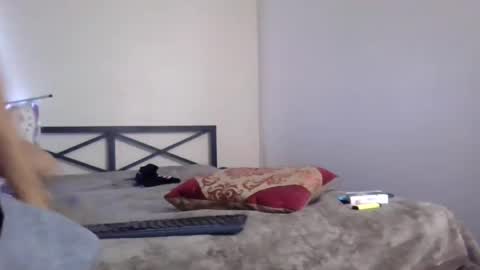 Snapshot of uandme_baby chatting on December 29, 6:16 pm Azelia B online show from December 29, 6:16 pm