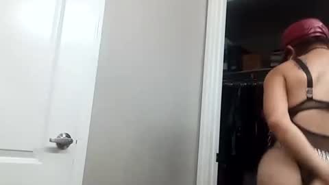 Snapshot of uandme_baby chatting on October 3, 6:05 pm Azelia B online show from October 3, 6:05 pm