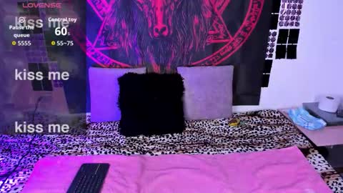 uchikydoll online show from January 10, 10:26 pm