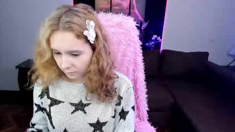 Snapshot of uco_mon chatting on October 27, 2:39 pm Uco online show from October 27, 2:39 pm