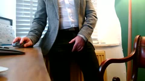 ukclive online show from October 10, 10:10 am