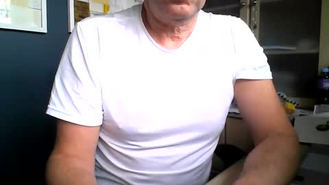 mark online show from October 4, 10:57 am