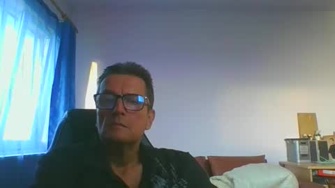 ulmeni4 online show from October 17, 2:43 pm