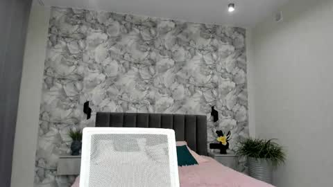 Melena online show from December 18, 1:45 am