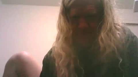 Snapshot of umbrado chatting on October 23, 1:23 pm umbrado online show from October 23, 1:23 pm