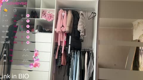 unarks online show from April 5, 8:22 am