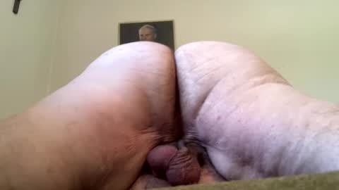 Snapshot of uncledenny1 chatting on September 29, 2:05 pm Hairy Sally online show from September 29, 2:05 pm
