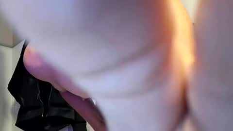 unfoldedlaundry online show from March 27, 8:26 am