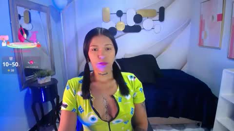 Snapshot of unforgettable_gh chatting on September 23, 11:37 am Samantha online show from September 23, 11:37 am