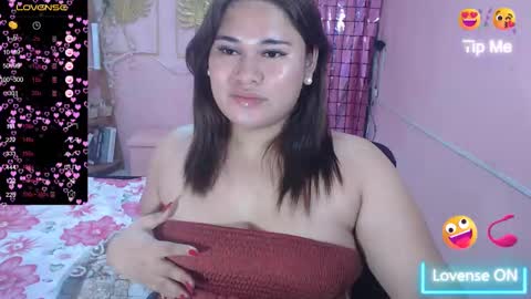 Snapshot of ur_baby_rebbecca chatting on February 4, 10:55 pm SINGLE online show from February 4, 10:55 pm