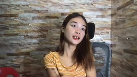 Snapshot of ur_bby_girl chatting on November 1, 10:14 am ur_bby_girl online show from November 1, 10:14 am