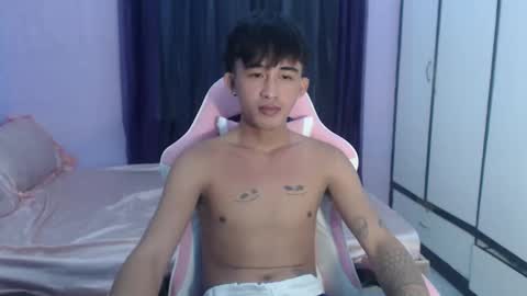 ur_boy_rexyn online show from November 7, 5:21 am