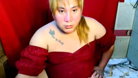 pretitit micole online show from December 5, 9:52 am