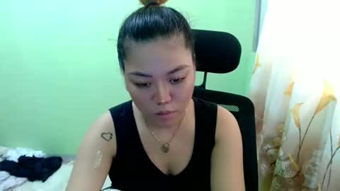 Snapshot of urasian_joy chatting on October 1, 1:48 am urasian_joy online show from October 1, 1:48 am