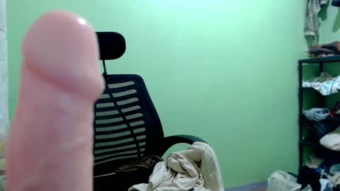 Snapshot of urasian_joy chatting on October 6, 12:23 pm urasian_joy online show from October 6, 12:23 pm