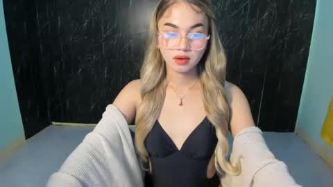 Snapshot of urasian_kat chatting on March 10, 12:17 pm urasian_kat online show from March 10, 12:17 pm
