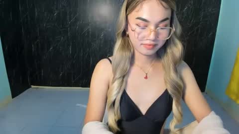 Snapshot of urasian_kat chatting on March 10, 3:20 pm urasian_kat online show from March 10, 3:20 pm