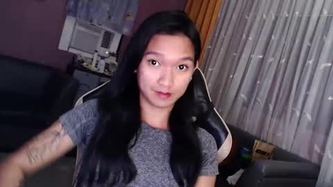 NEWRA  ALLISON online show from November 18, 8:34 pm