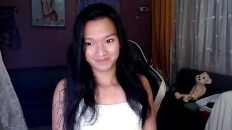 NEWRA  ALLISON online show from November 24, 7:34 pm