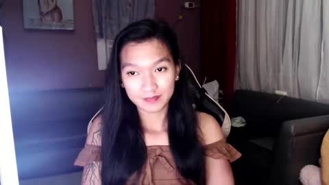 Snapshot of urasian_newra chatting on October 16, 6:40 pm NEWRA ALLISON online show from October 16, 6:40 pm