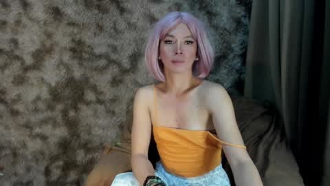 Snapshot of urasian_slut_yana chatting on February 8, 2:38 pm yana online show from February 8, 2:38 pm